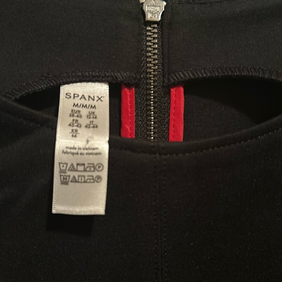 NWT SPANX Perfect Fit & Flare Classic Black Dress 20381R Size Medium - Picture 10 of 12